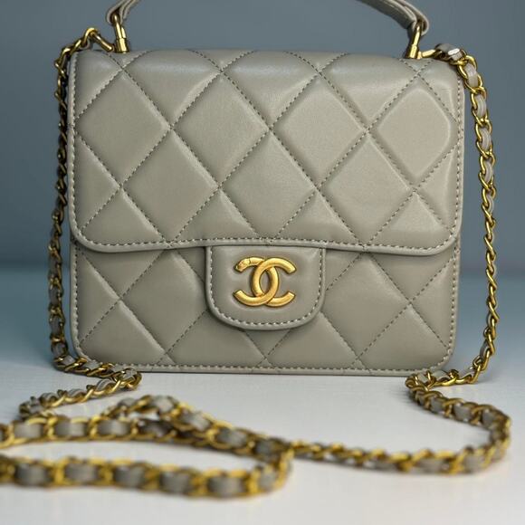 CHANEL  VIP gift bag. *GWP* - Picture 1 of 4